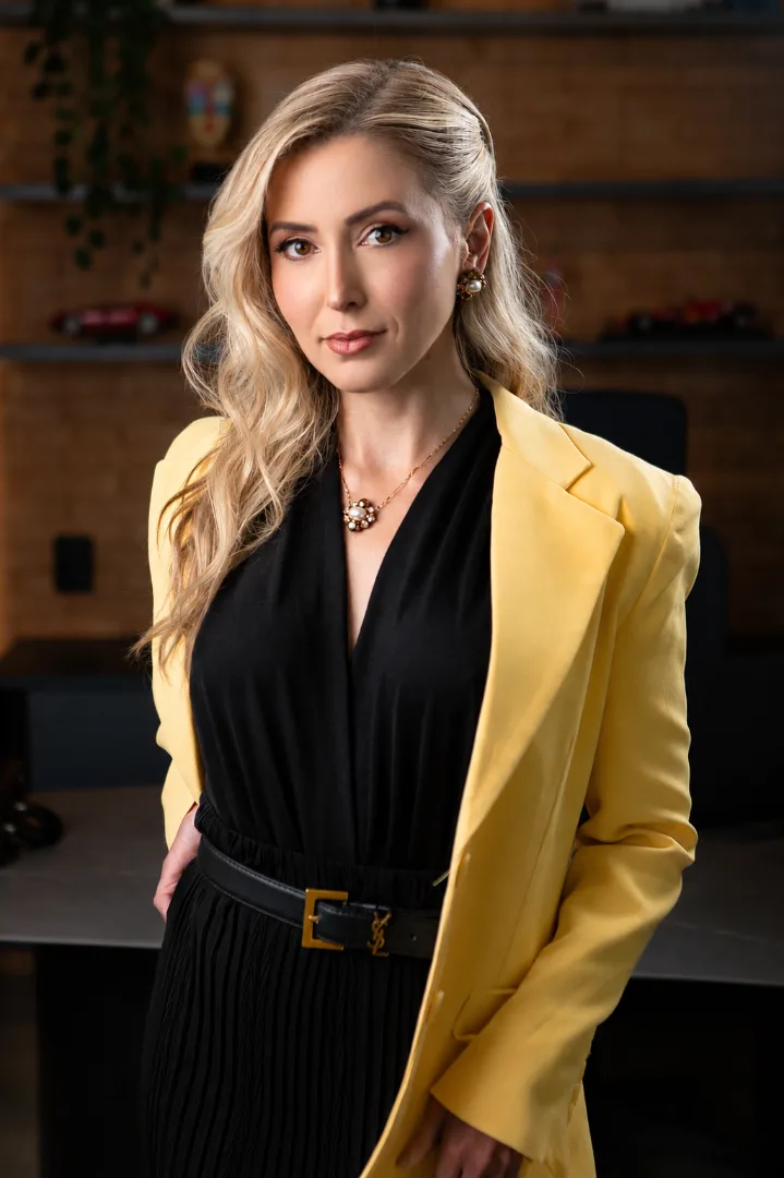 Laurine Brandeburski, advogada